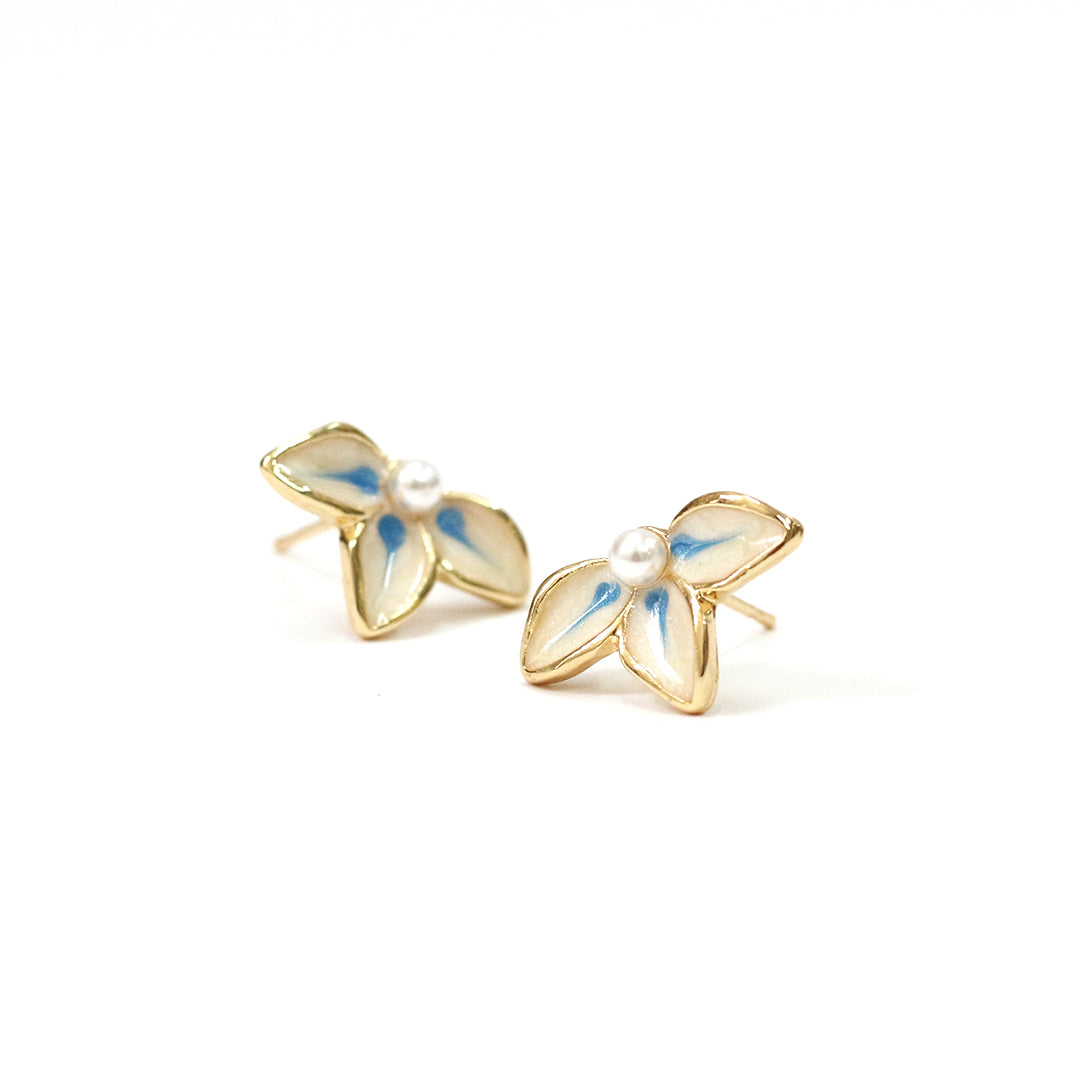 Dainty Flower Stud Earrings