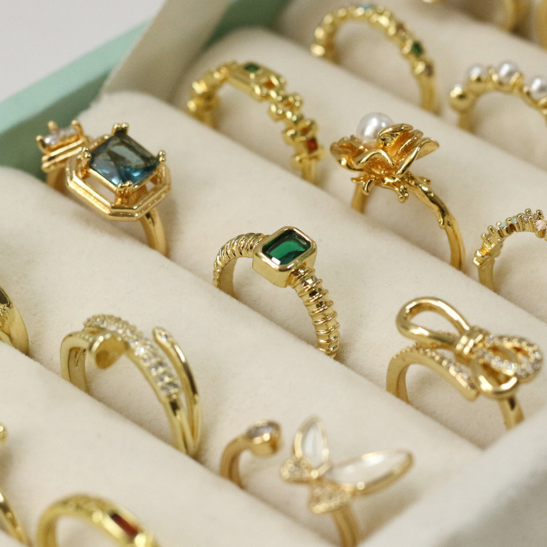 Green Gleam Adjustable Ring