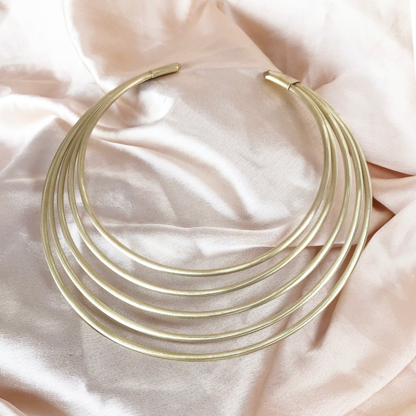 Tinted Trails Choker