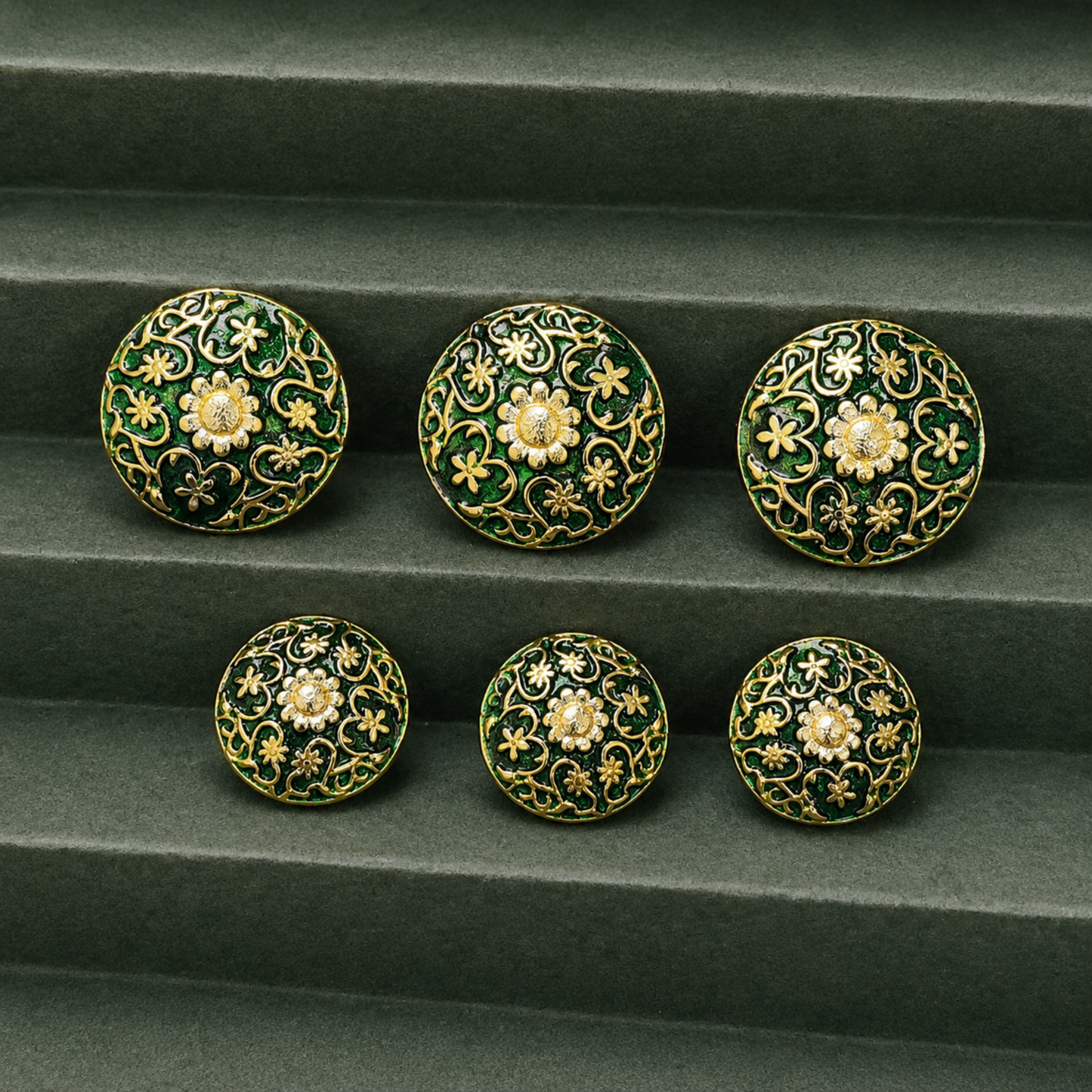 Panna Floral Crest Button