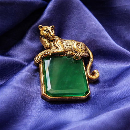 Majestic panther Power Brooch Green Emerald