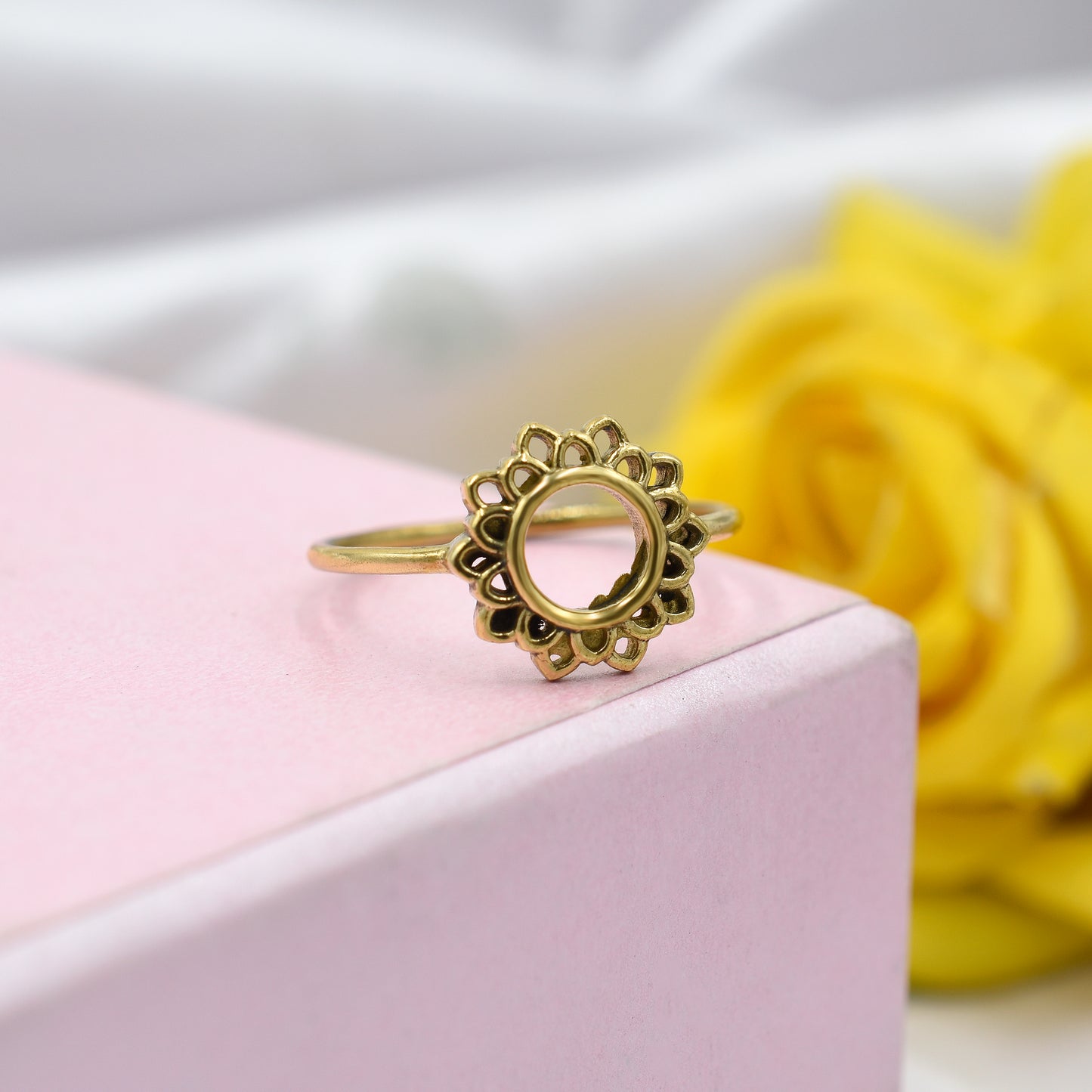 Chic Nook Ring