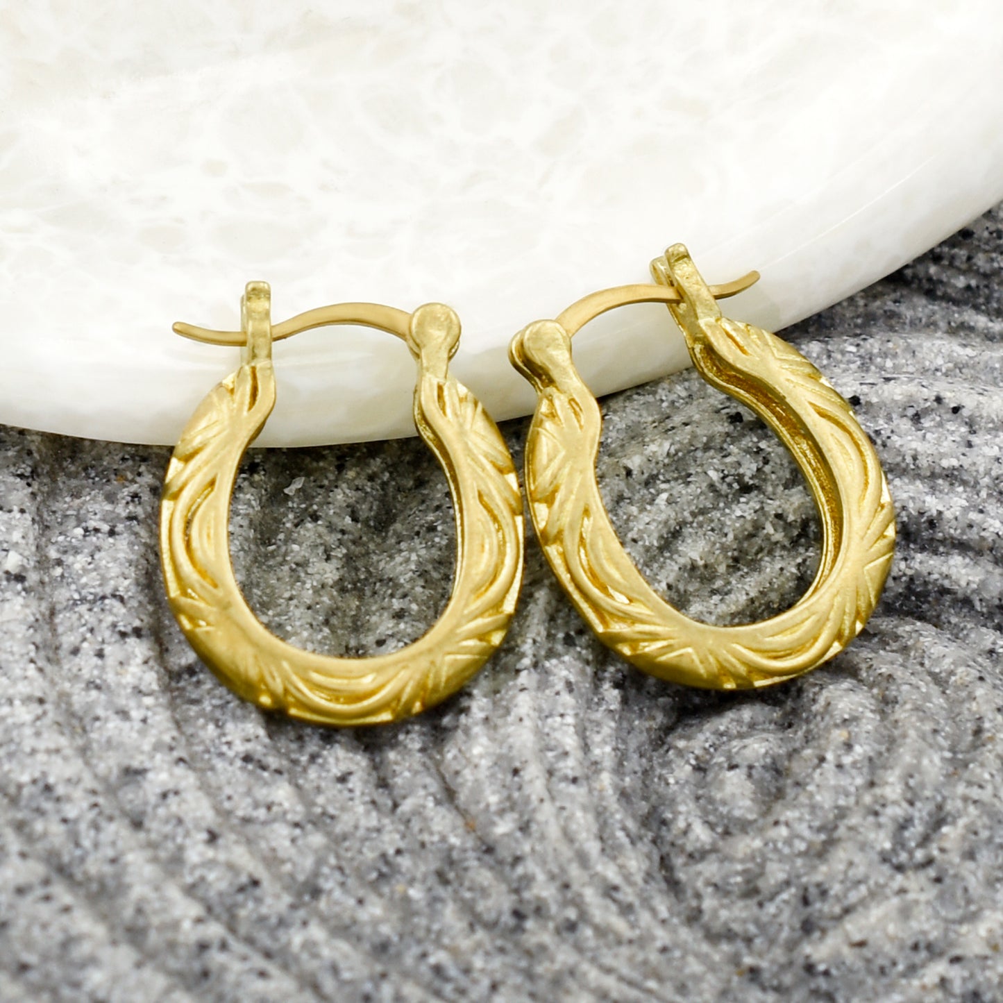 Blinky Drama Hoop Earrings