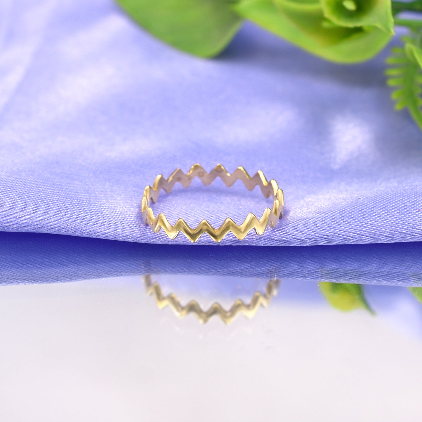 Dazzling Zigzag Ring