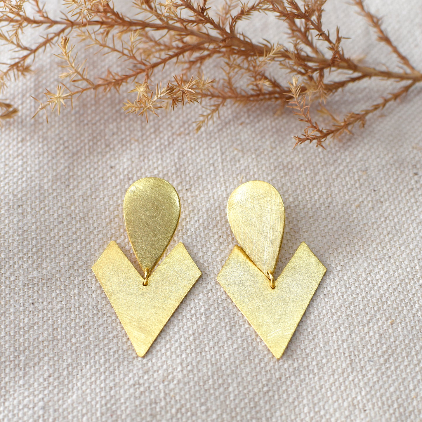 Petals Plucking Stud Earrings