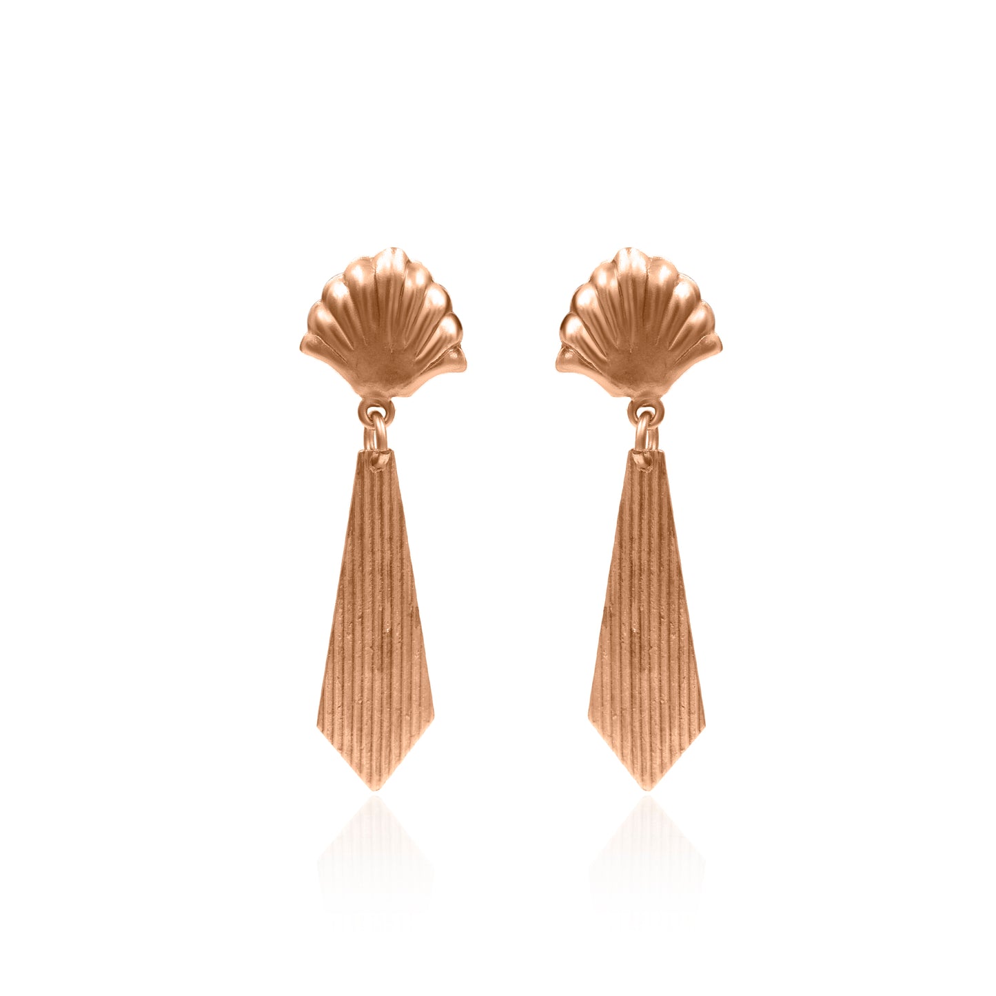 Tie Of The Shell Stud Earrings