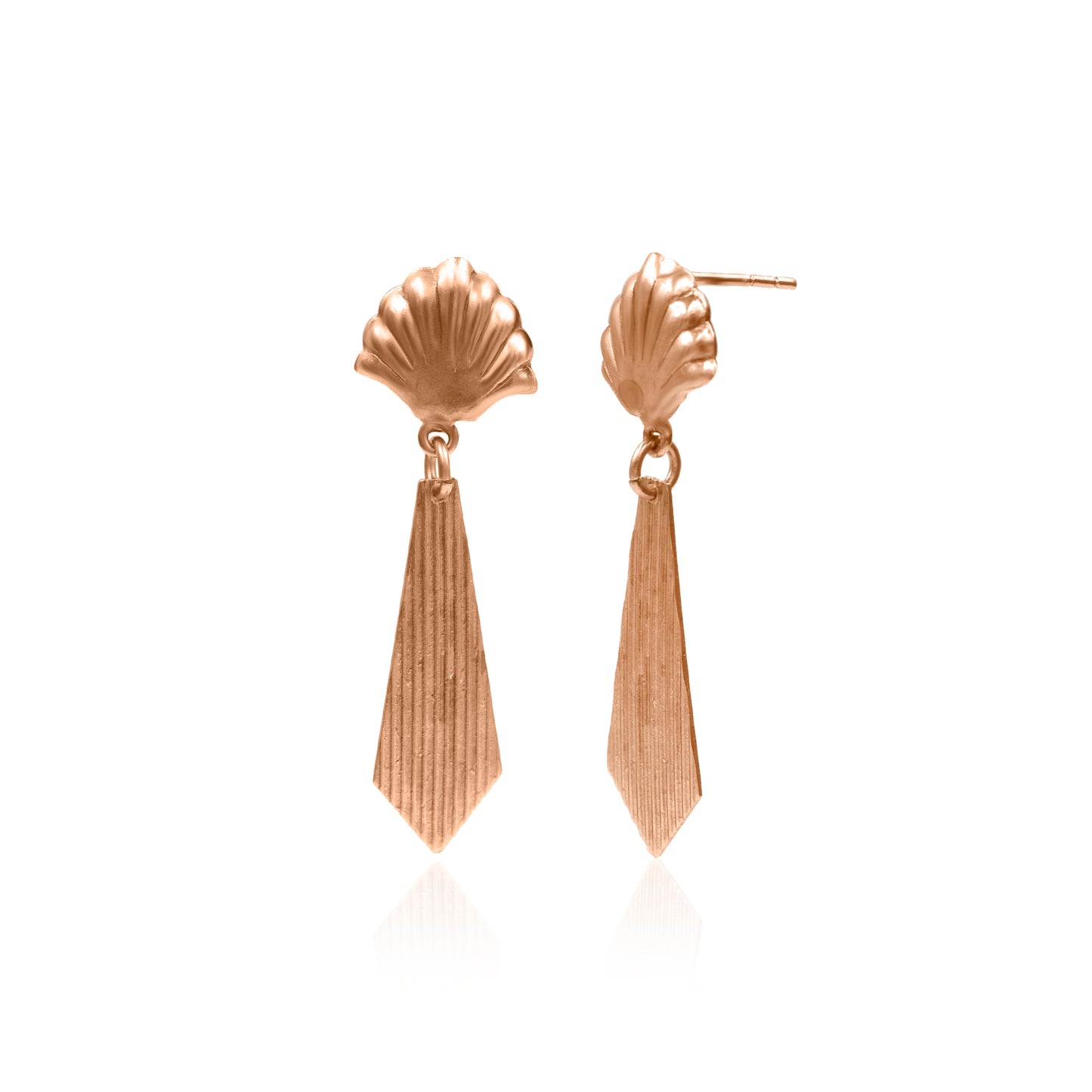 Tie Of The Shell Stud Earrings