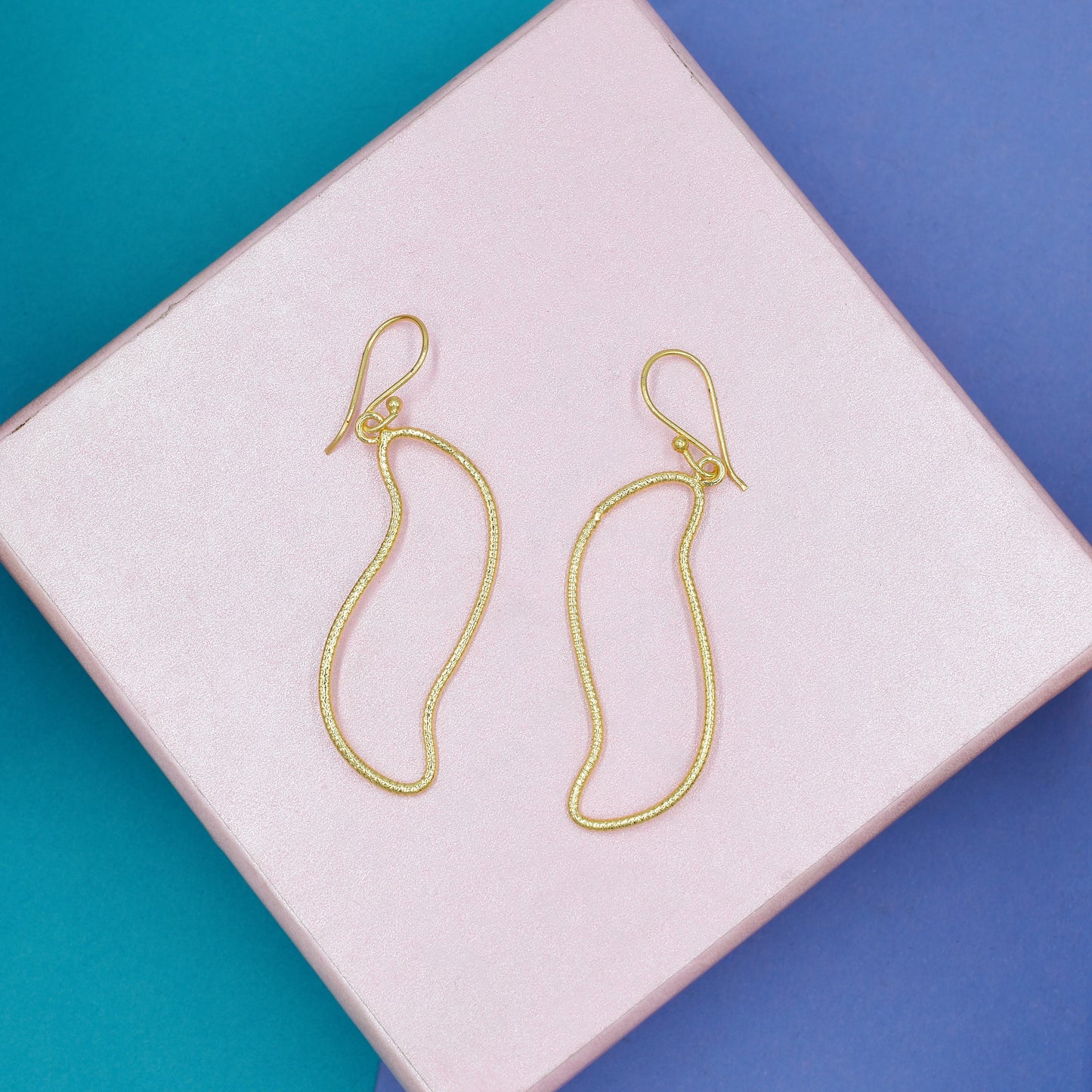 Thread Curves Hook Earrings