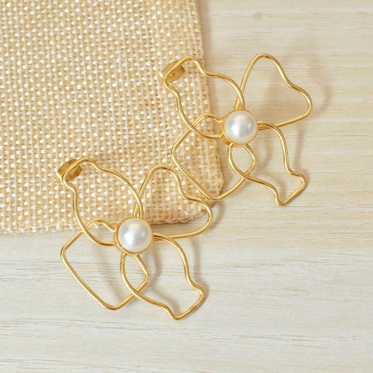 Flowerette Pearl Stud Earrings