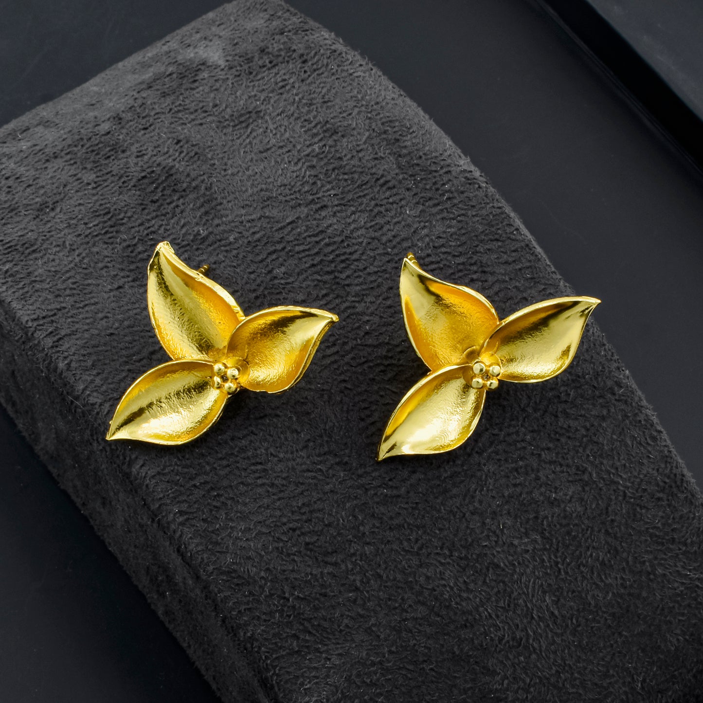 Floret Dainty Stud Earrings