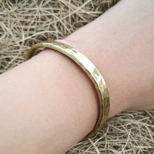 Plain Textured Handcuff