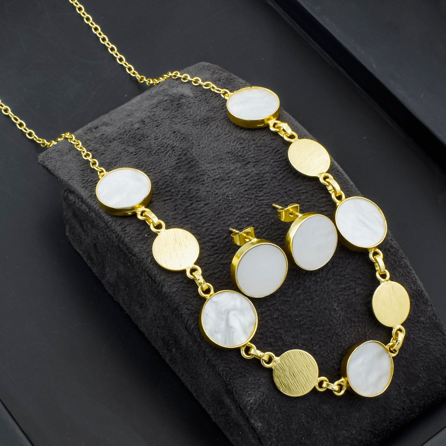 Mother Of Pearl Necklace Set