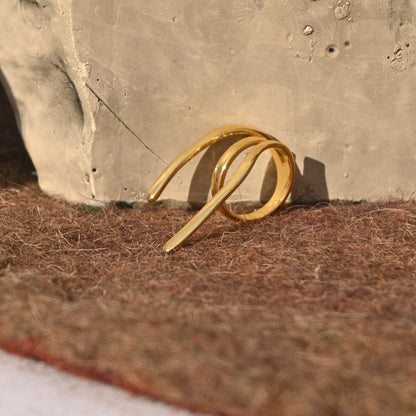 Luxe Curve Ring