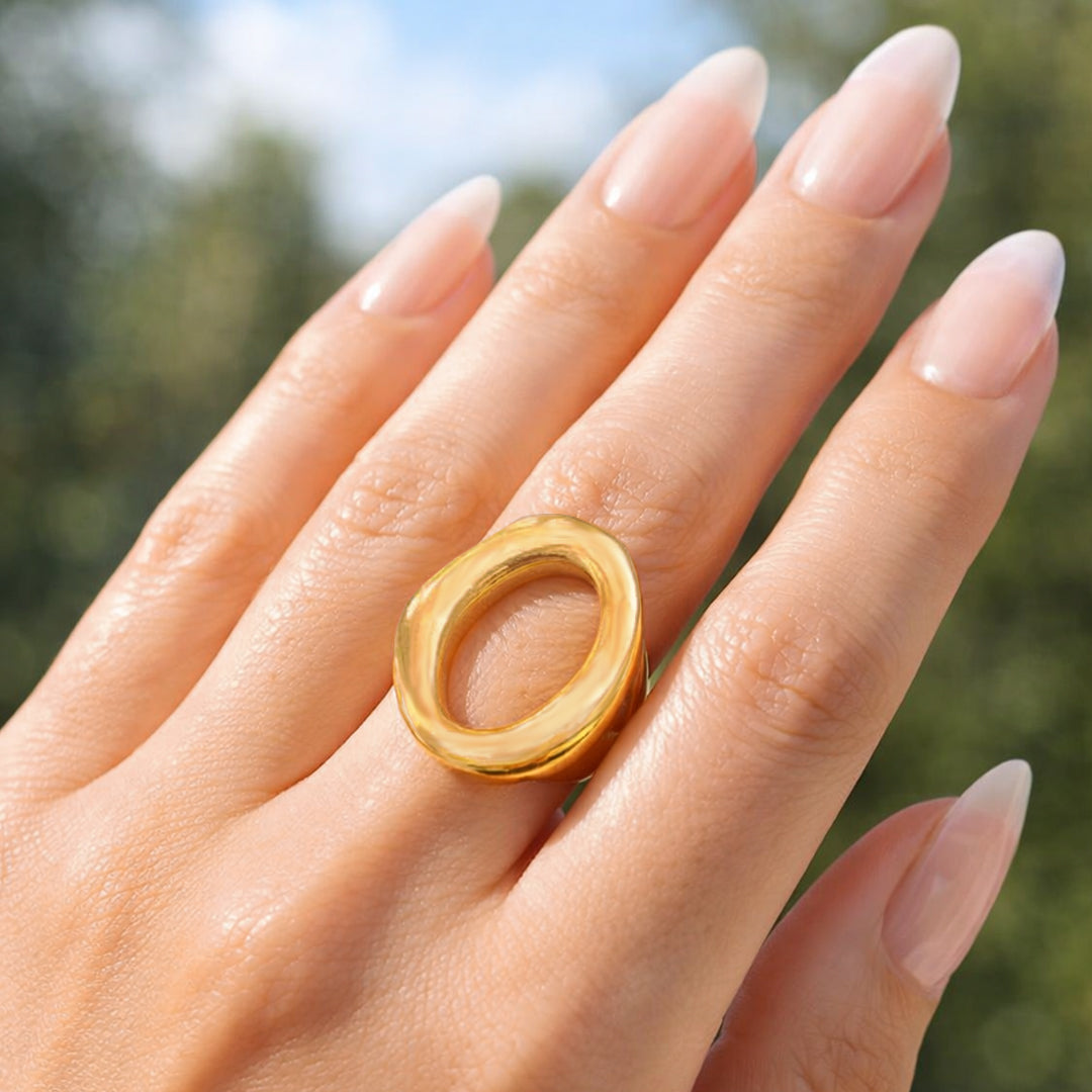 Luna Halo Ring