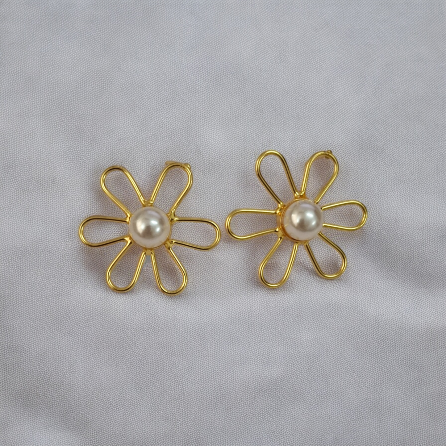 Pearl Flower Stud Earrings